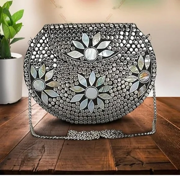 Silver clutch/ hand bag / shoulder bag with mother of pearl flowers - Picture 4 of 6